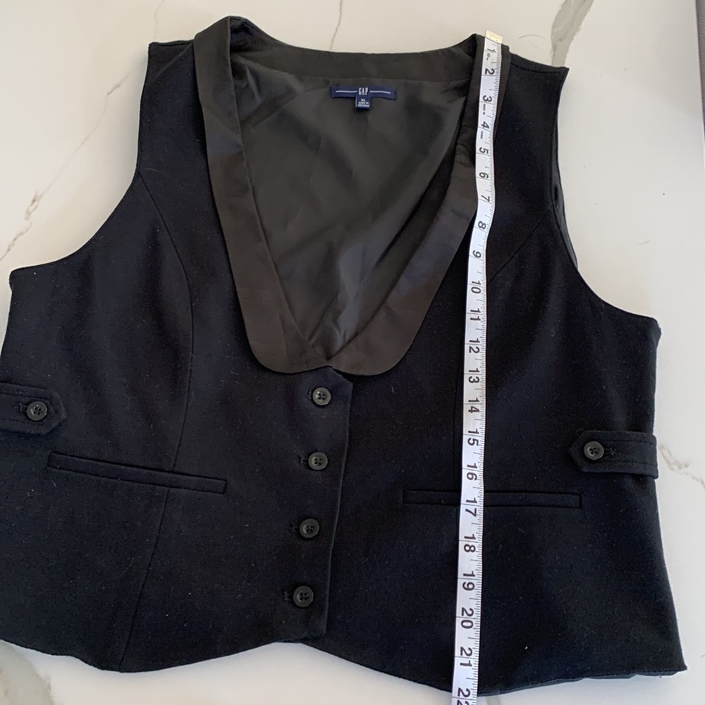 GAP Women's Black Satin-Trim Vest - Picture 7 of 8